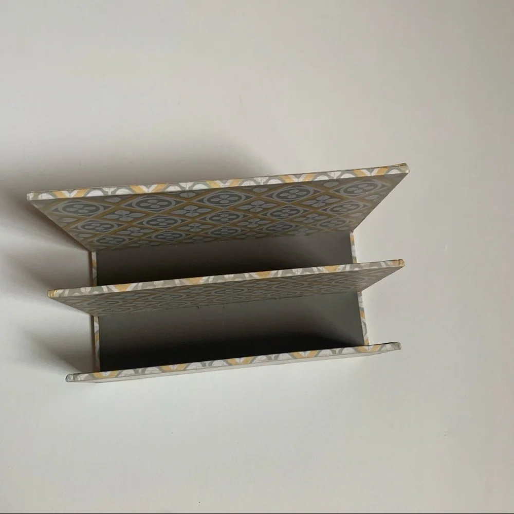 Like New! Desk Paper Holder Decor
